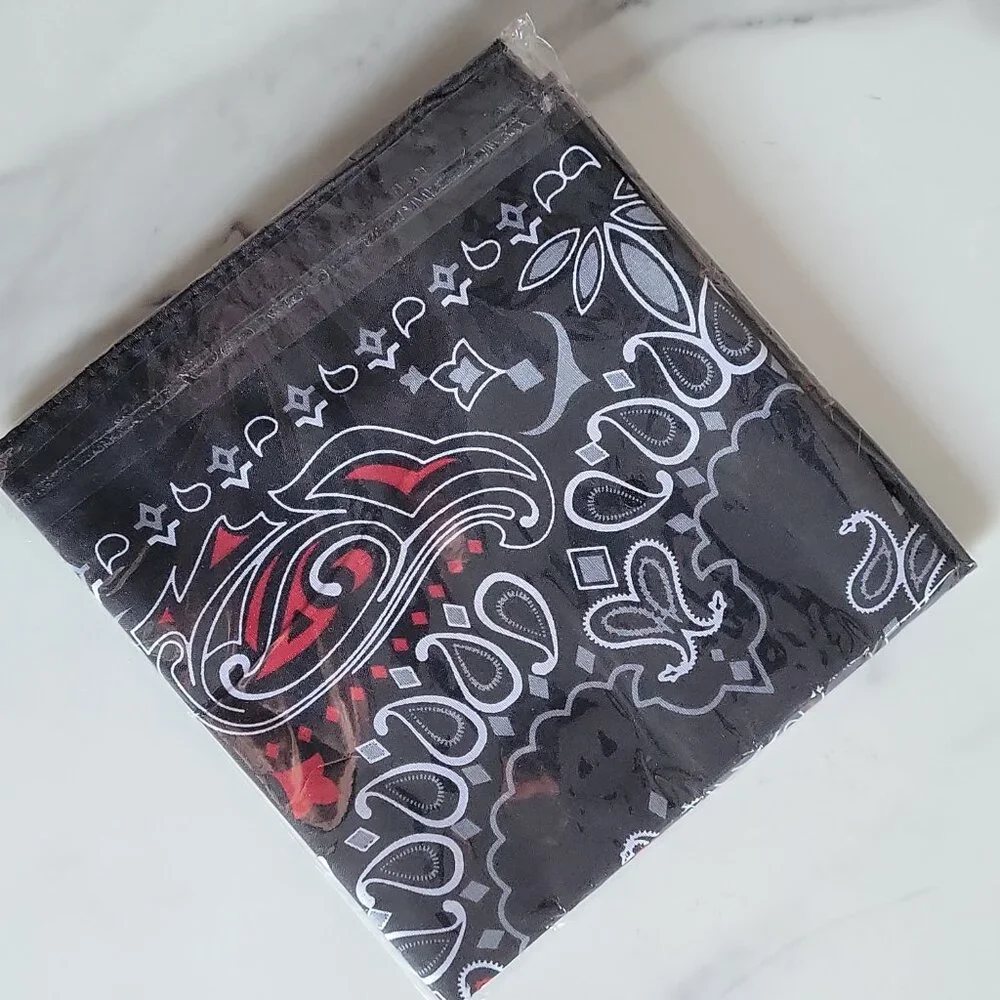 G-Shock Macyโs 35th Anniversary Paisley Bandana Black Red Limited Edition NWT - Picture 5 of 5